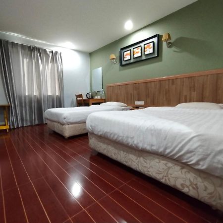 OYO 90248 Kapitan Inn Bintulu Bagian luar foto