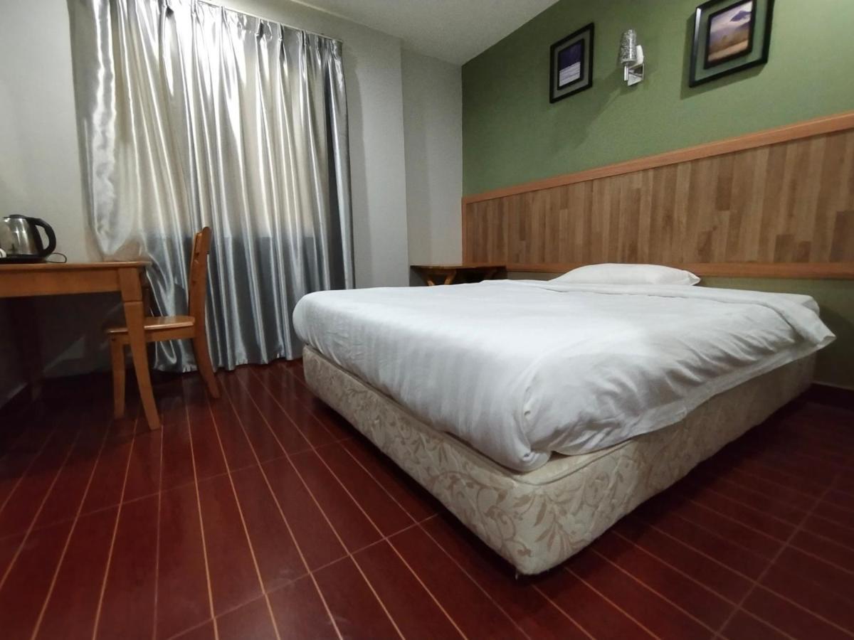 OYO 90248 Kapitan Inn Bintulu Bagian luar foto
