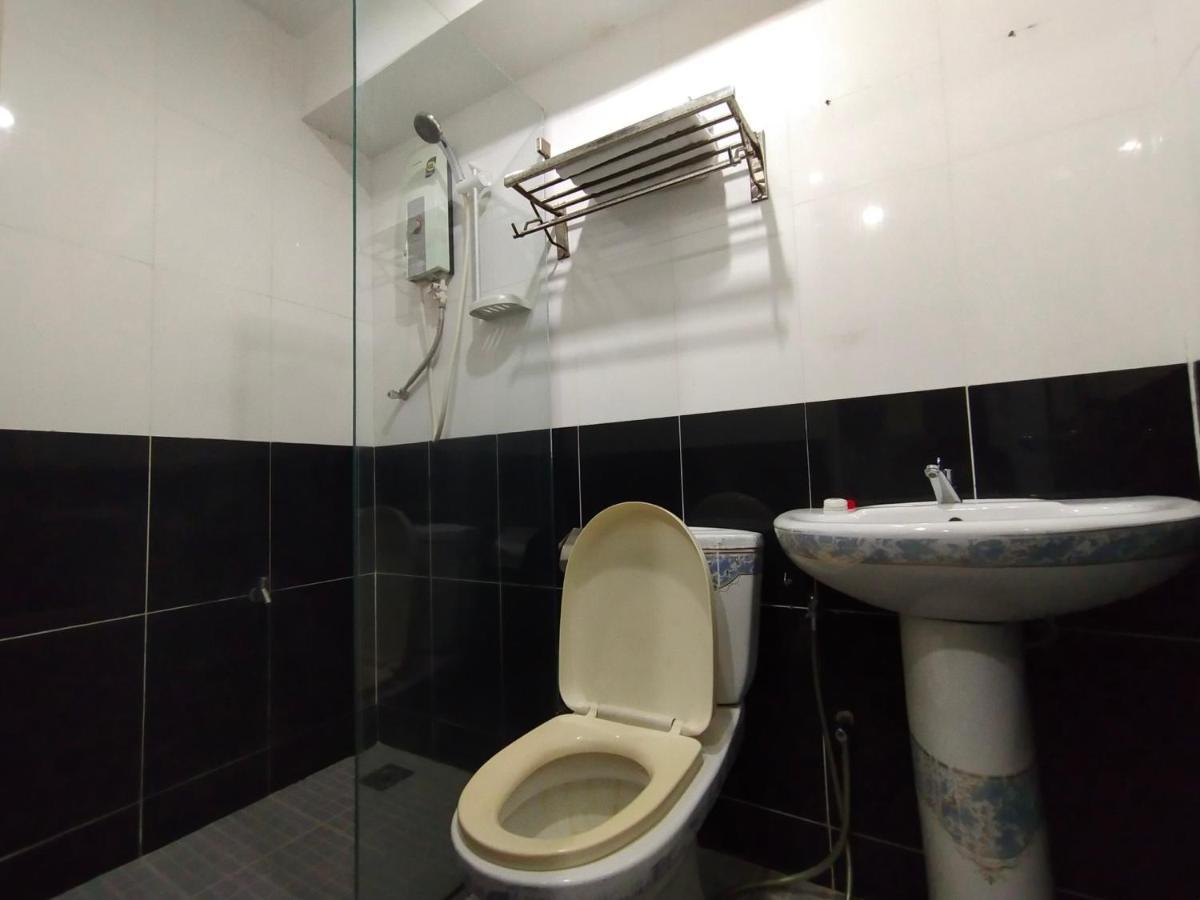 OYO 90248 Kapitan Inn Bintulu Bagian luar foto